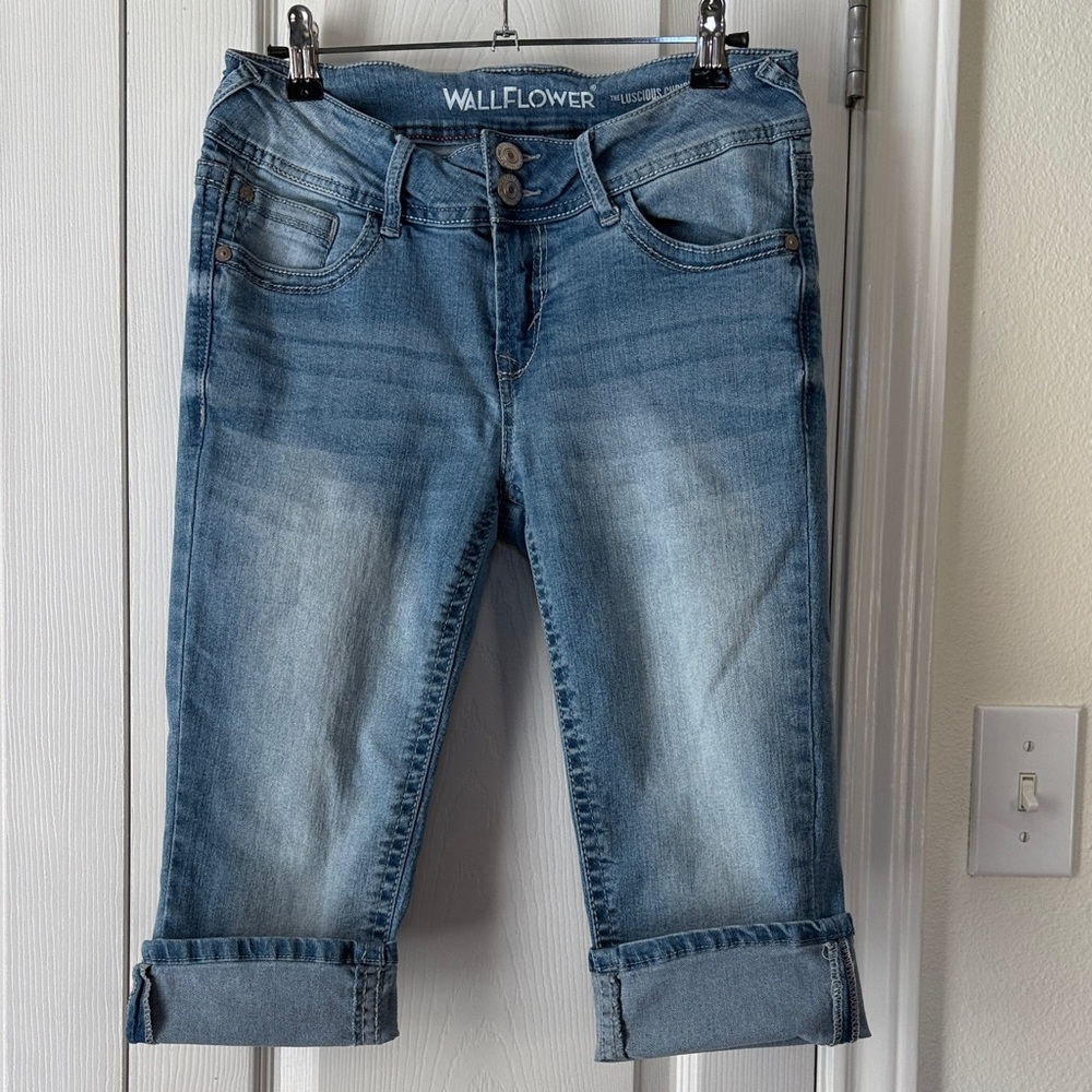 Wallflower Light Blue Cropped Jeans